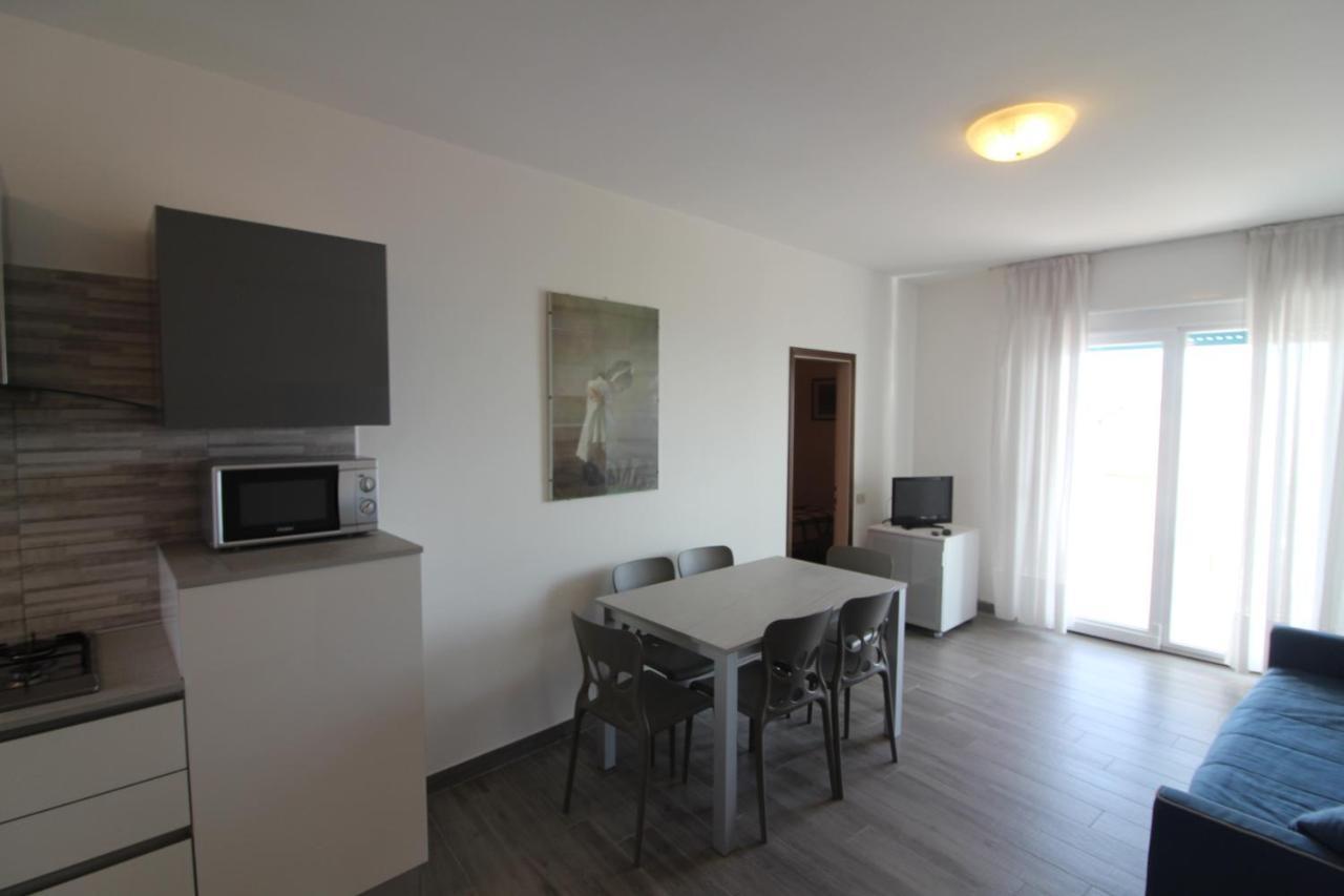 Appartamenti Puerto Do Sol Lignano Sabbiadoro Dış mekan fotoğraf